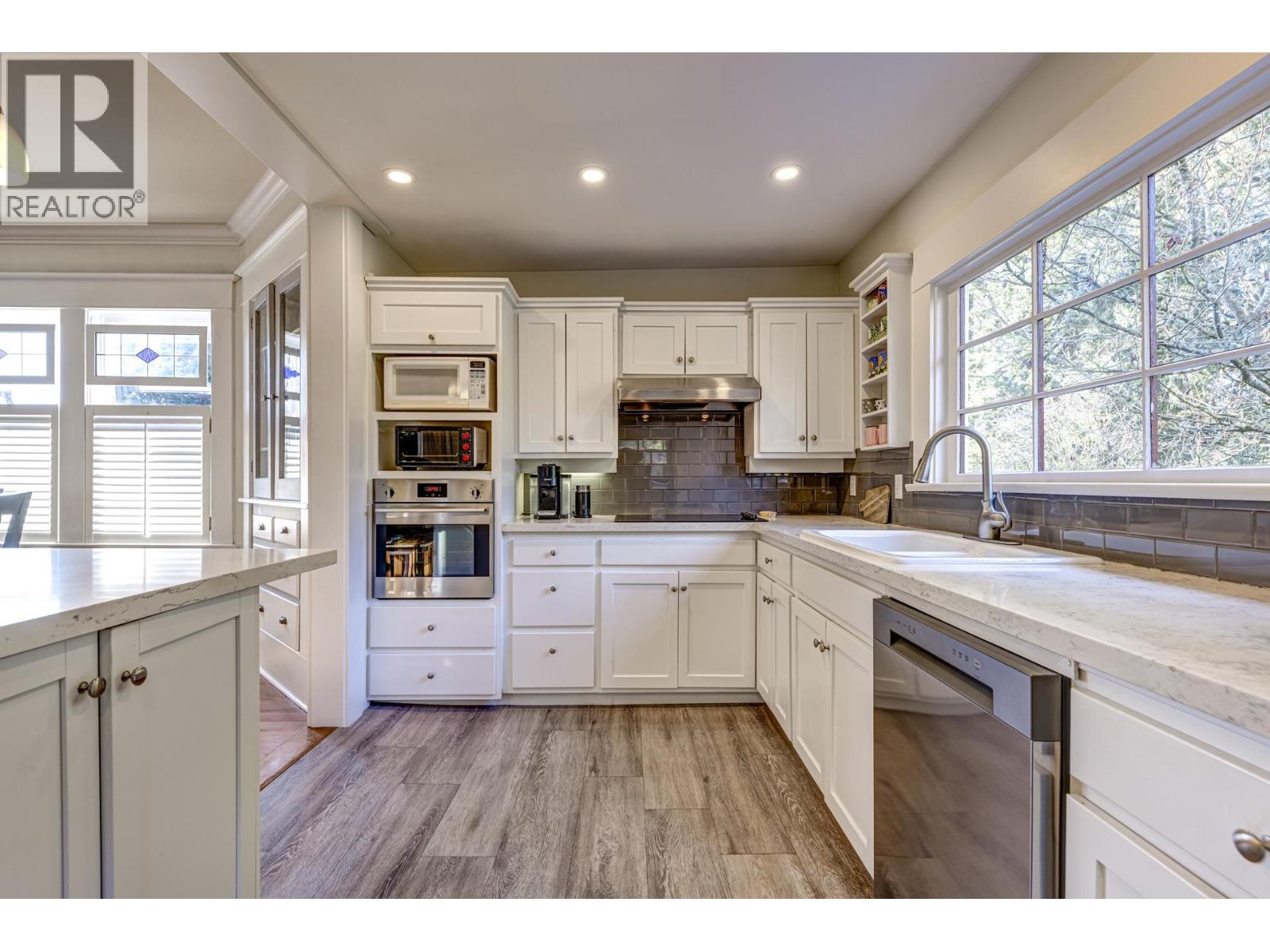 3039 St. Georges Avenue, North Vancouver, British Columbia  V7N 1V1 - Photo 11 - R3116228