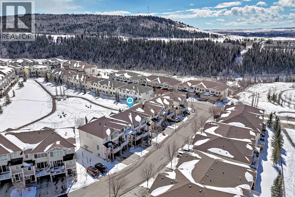 296 Sunset Point, Cochrane, Alberta  T4C 0K8 - Photo 3 - A2297573