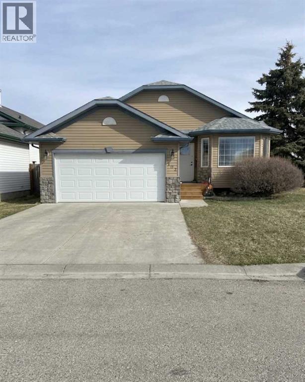 402 Highwood Village Place NW, High River, Alberta  T1V 1W1 - Photo 2 - A2303123