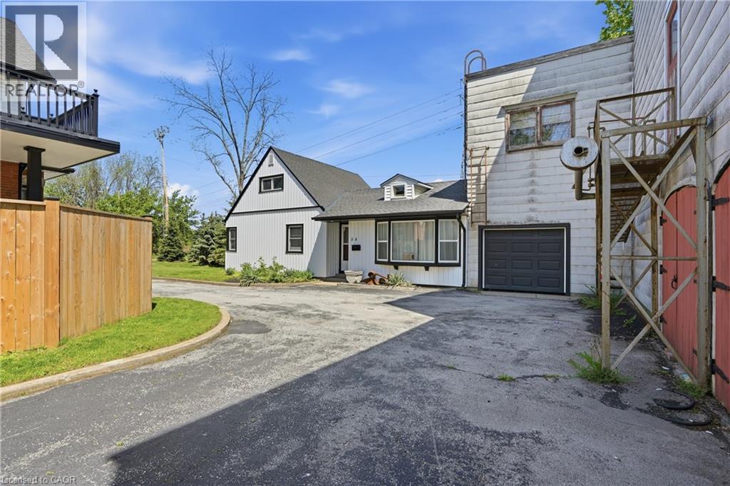 50-52 & 54 Park Road N, Grimsby, Ontario  L3M 2P3 - Photo 4 - 40831901