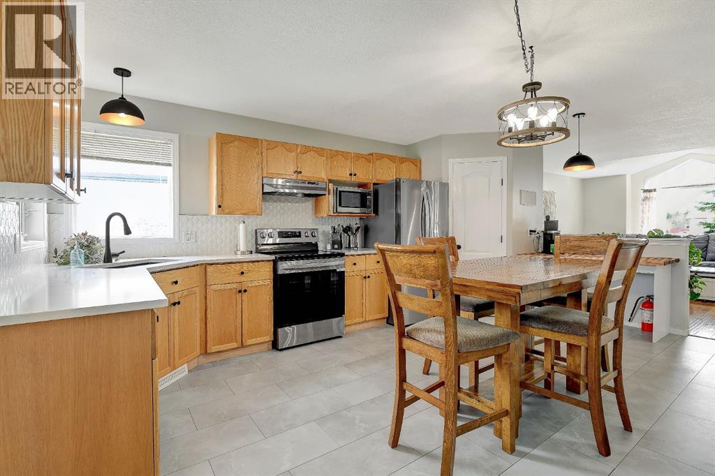 10714 88b Street, Grande Prairie, Alberta  T8X 1L6 - Photo 6 - A2304376