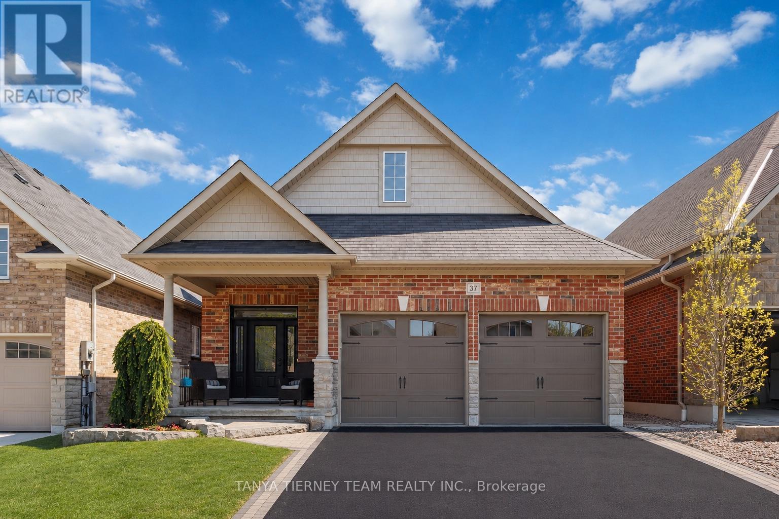 37 NATHAN AVENUE, Whitby, Ontario
