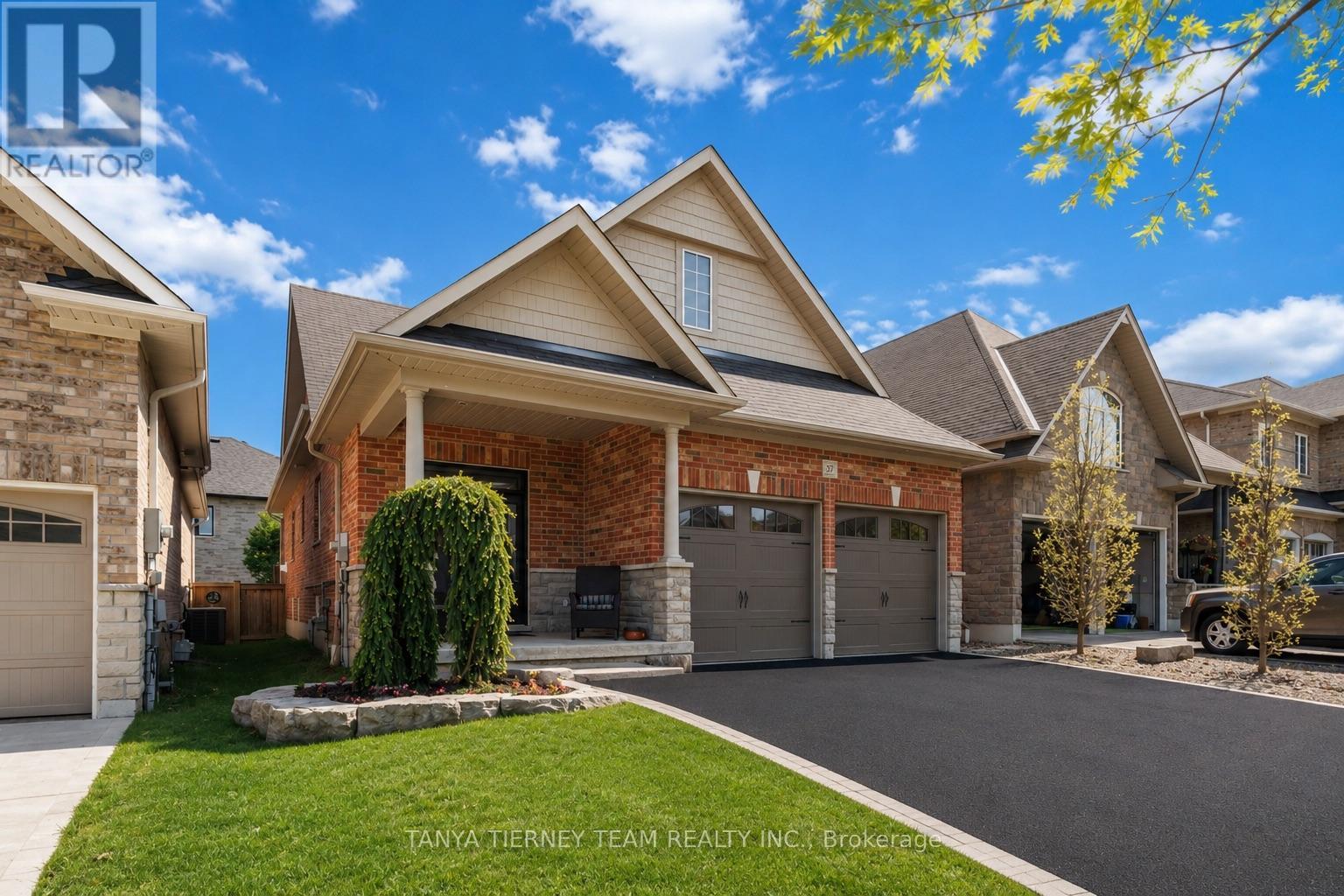 37 Nathan Avenue, Whitby, Ontario  L1M 0K2 - Photo 2 - E13152236