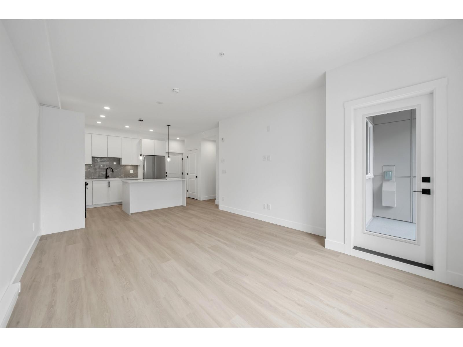 401 3438 146a Street, Surrey, British Columbia V0V 0V0 - Photo 14 - R3125672