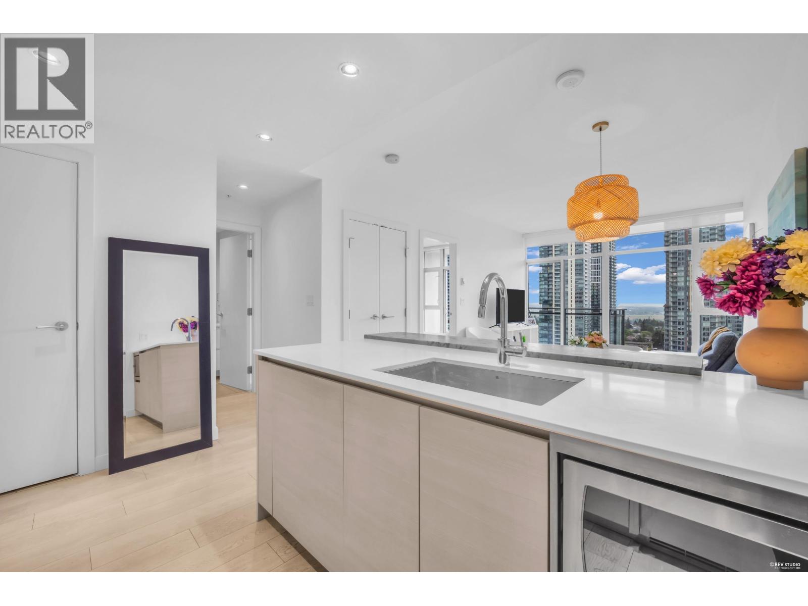 2203 6098 Station Street, Burnaby, British Columbia  V5H 0H4 - Photo 11 - R3125075