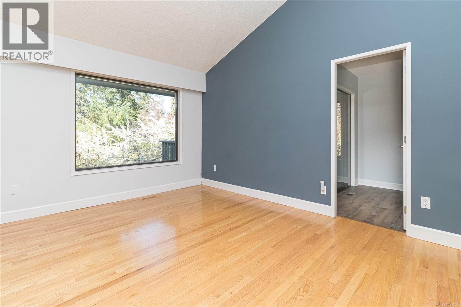 2660 Macdonald Dr E, Saanich, British Columbia  V8N 1X9 - Photo 15 - 1034236