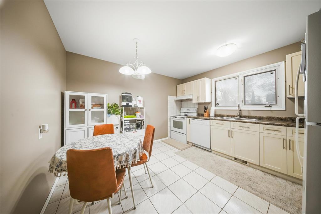 1921 Chancellor Drive, Winnipeg, Manitoba  R3T 4R3 - Photo 4 - 202610946
