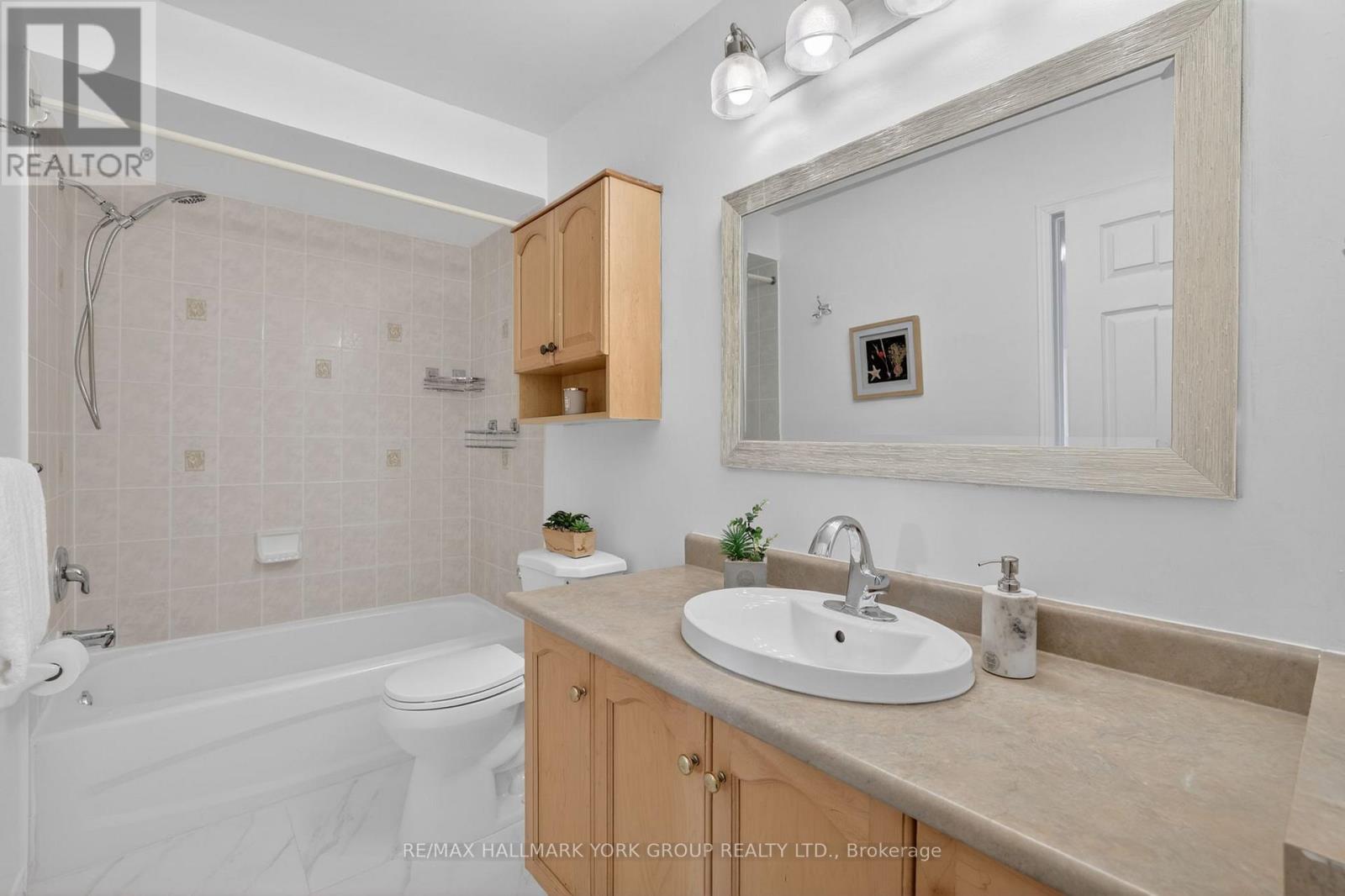 82 Baywell Crescent, Aurora, Ontario  L4H 7N4 - Photo 12 - N13152300