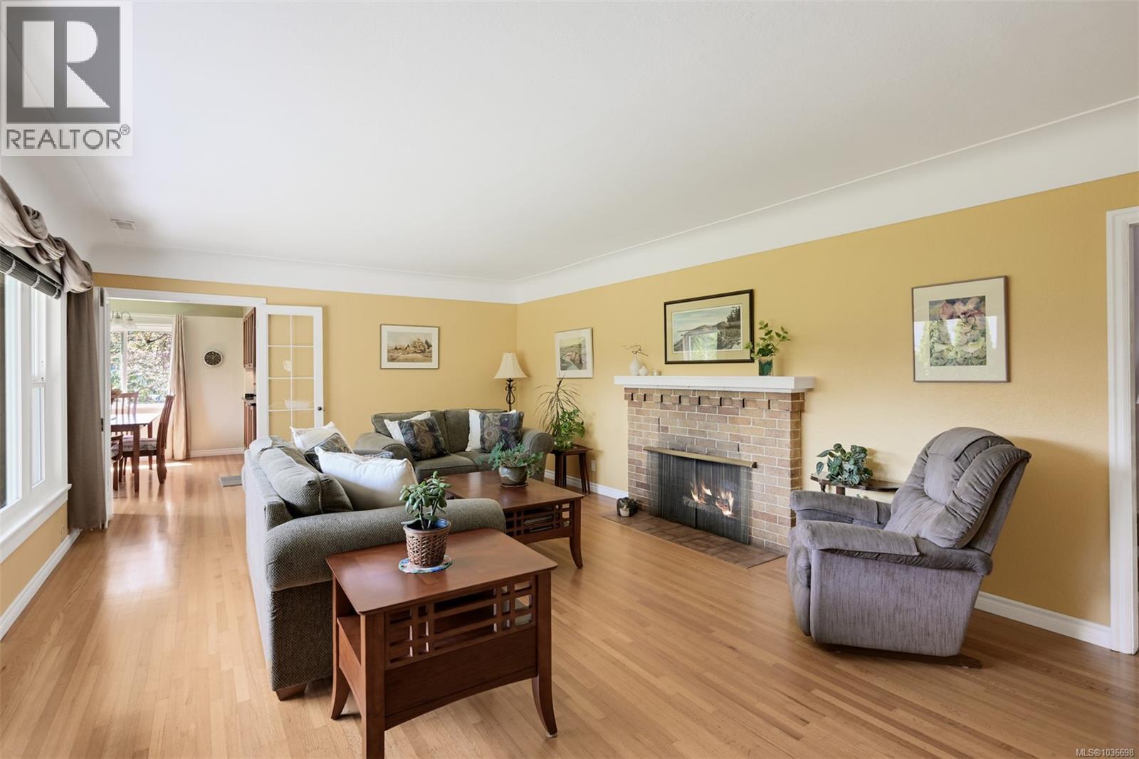 1718 Garnet Rd, Saanich, British Columbia  V8P 3C8 - Photo 10 - 1036698