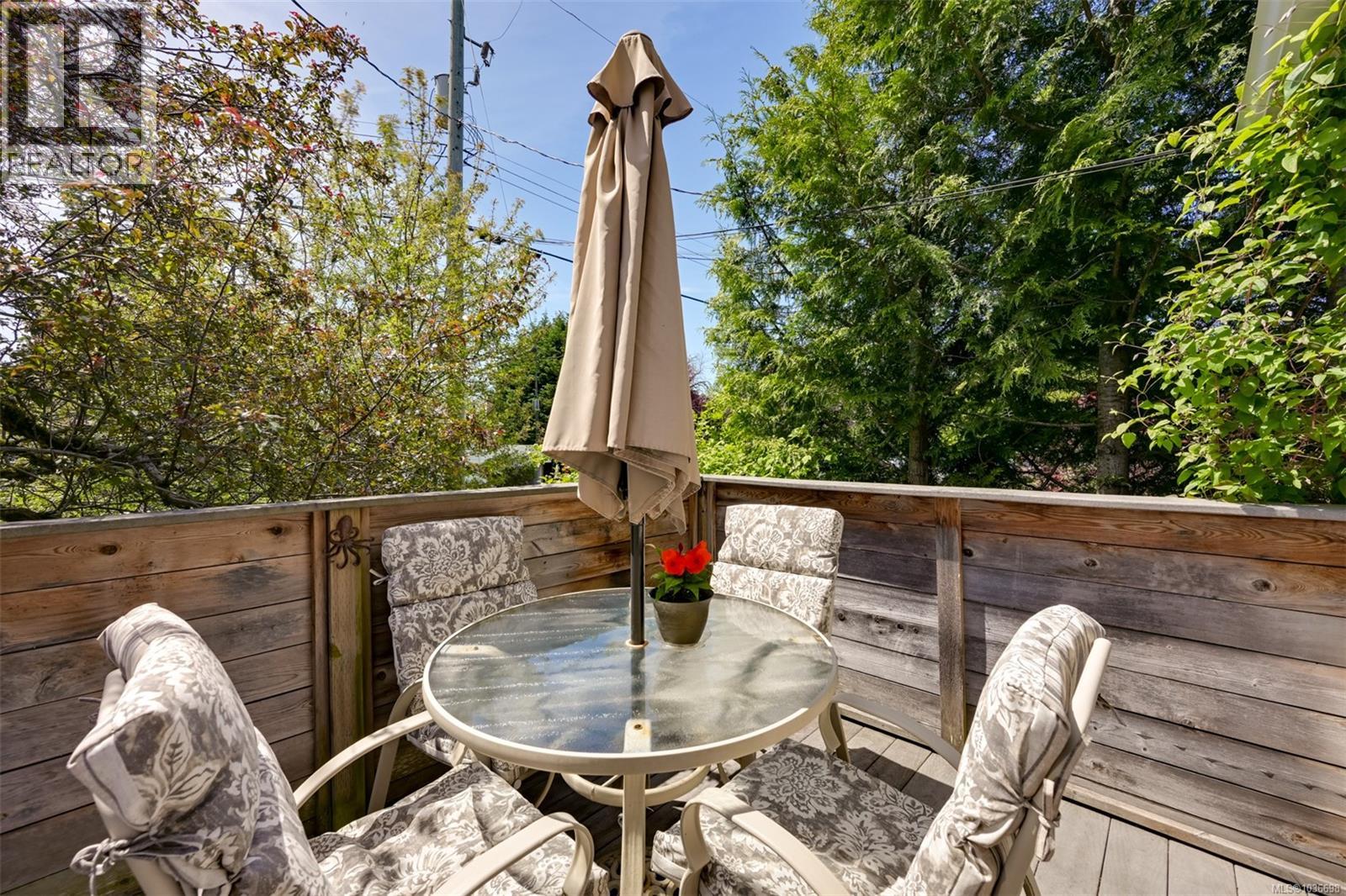 1718 Garnet Rd, Saanich, British Columbia  V8P 3C8 - Photo 33 - 1036698