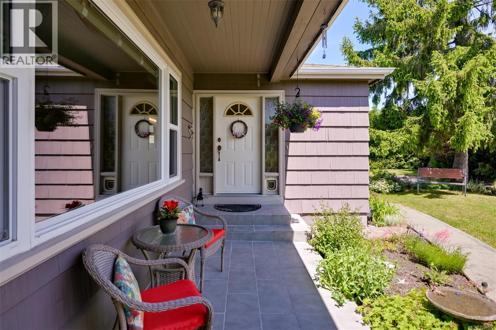 1718 Garnet Rd, Saanich, British Columbia  V8P 3C8 - Photo 45 - 1036698