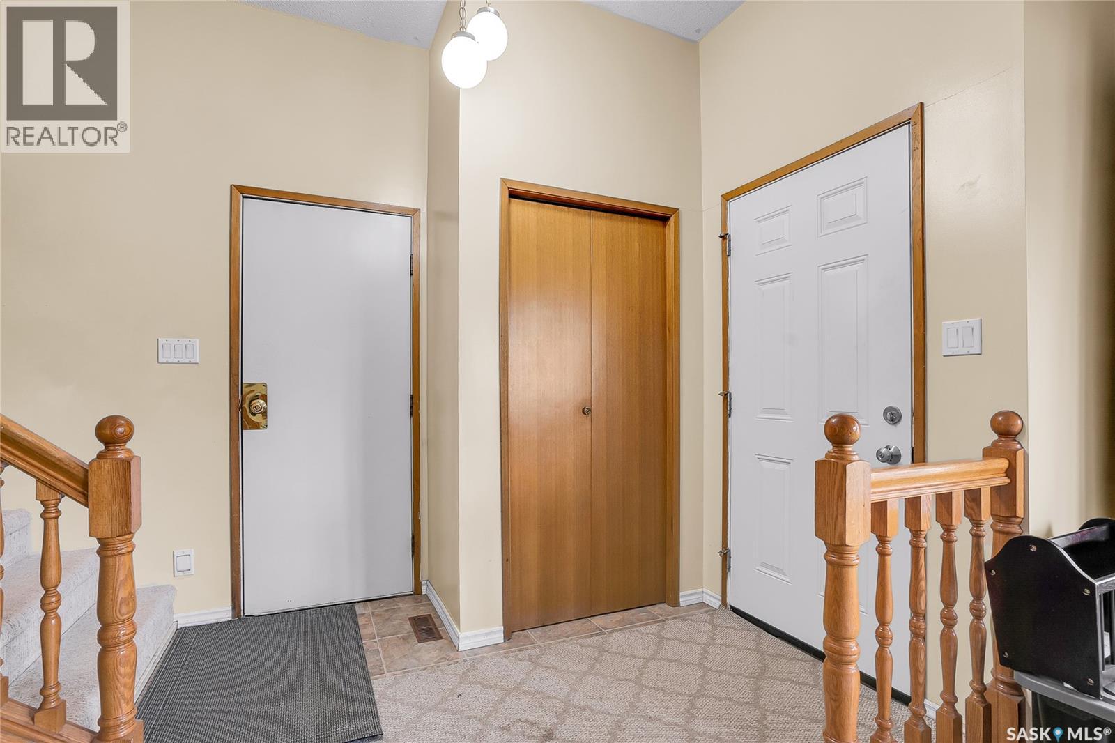 370 Kellins Crescent, Saskatoon, Saskatchewan  S7N 2X6 - Photo 3 - SK036522