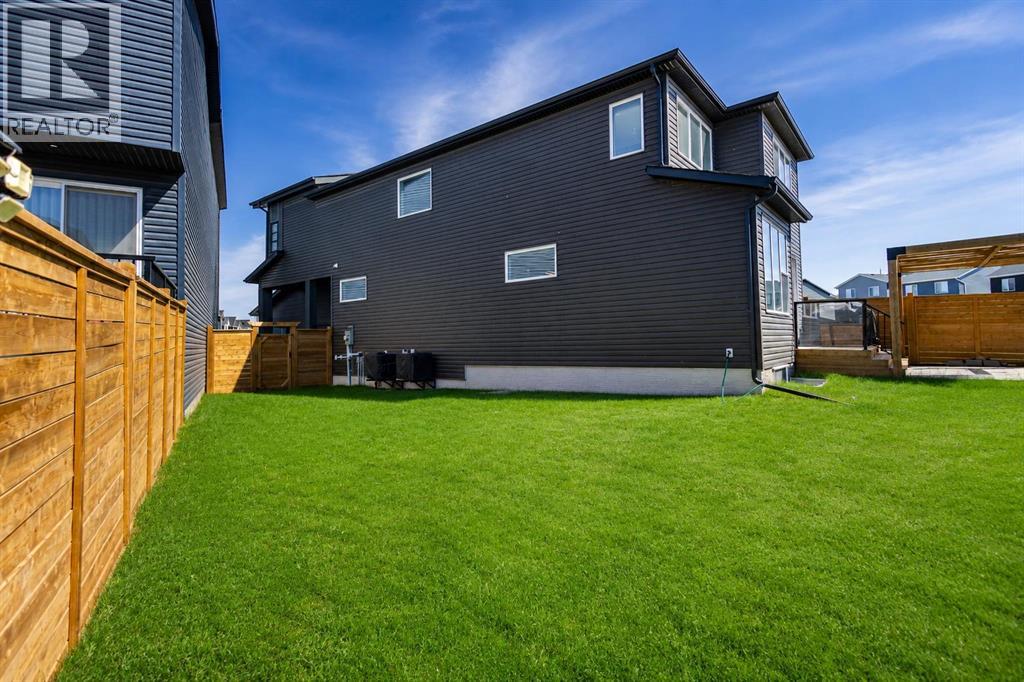 61 Rowmont Heath NW, Calgary, Alberta