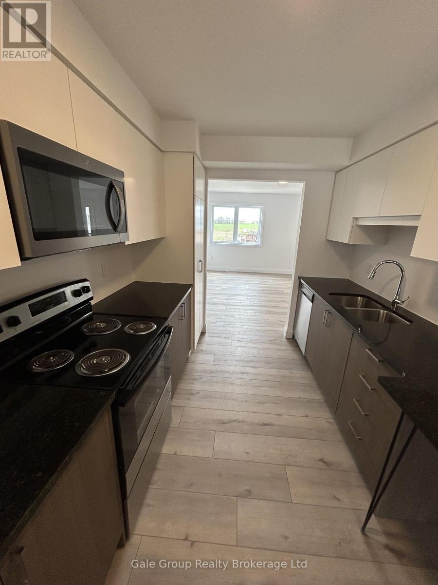 Main/upper - 182-7 Bridge Crescent, Minto, Ontario  N0G 2P0 - Photo 8 - X13145178