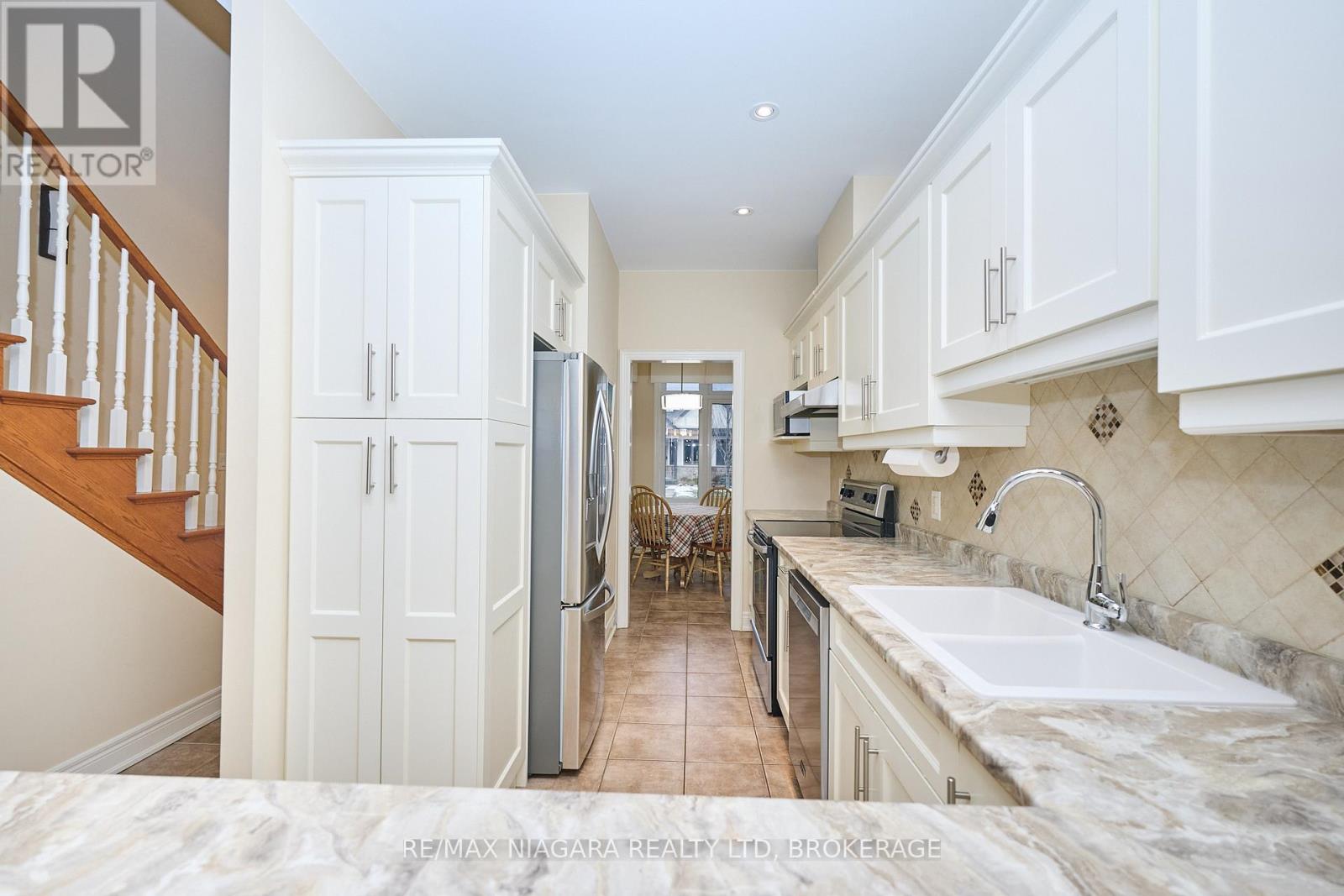7 - 14 Emerald Common, St. Catharines, Ontario  L2M 1R8 - Photo 9 - X13152456