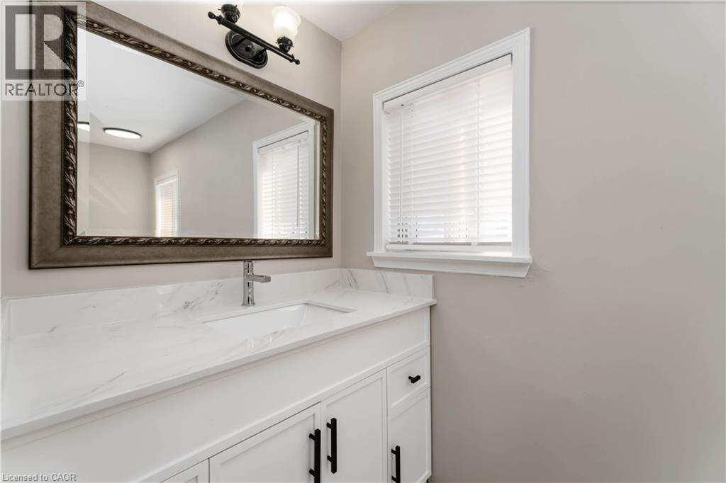 187 Barton Street W, Hamilton, Ontario  L8R 2H3 - Photo 11 - 40831749