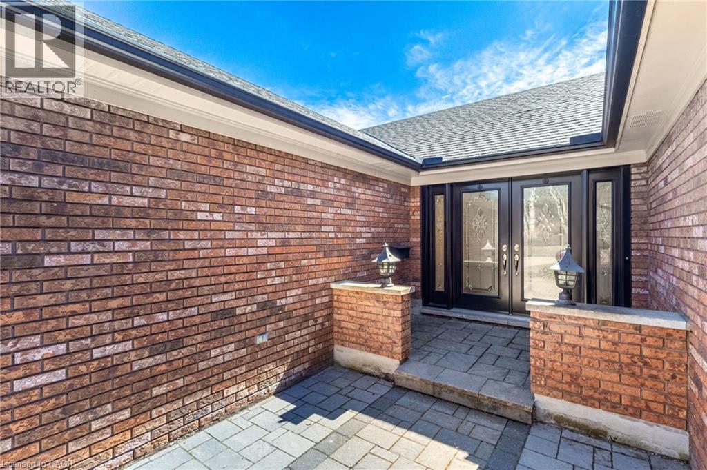 148 Briar Hill Crescent, Hamilton, Ontario  L9G 3S9 - Photo 2 - 40831662