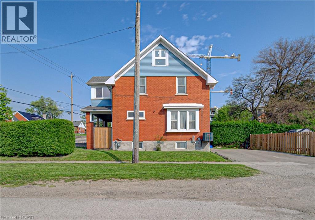 281 Courtland Avenue E, Kitchener, Ontario  N2G 2V8 - Photo 2 - 40831606