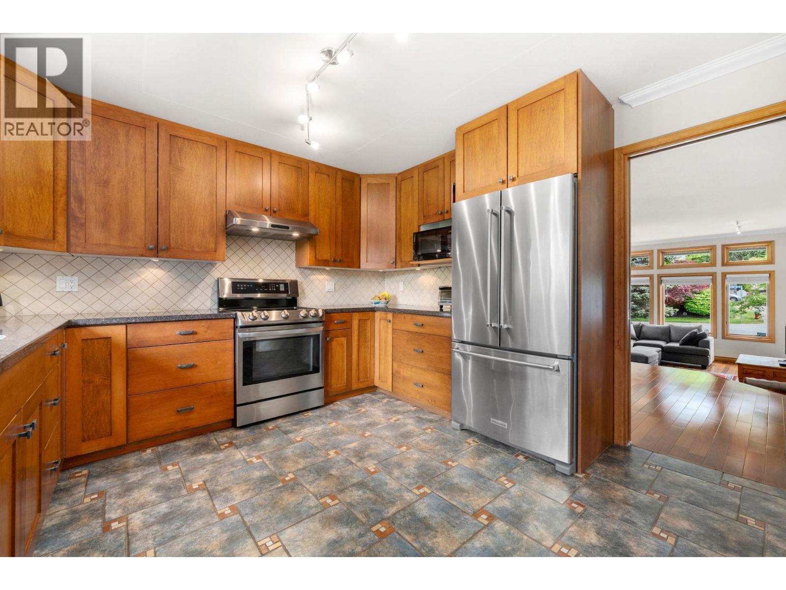 1070 Glacier View Drive, Squamish, British Columbia  V0N 3G0 - Photo 16 - R3122174