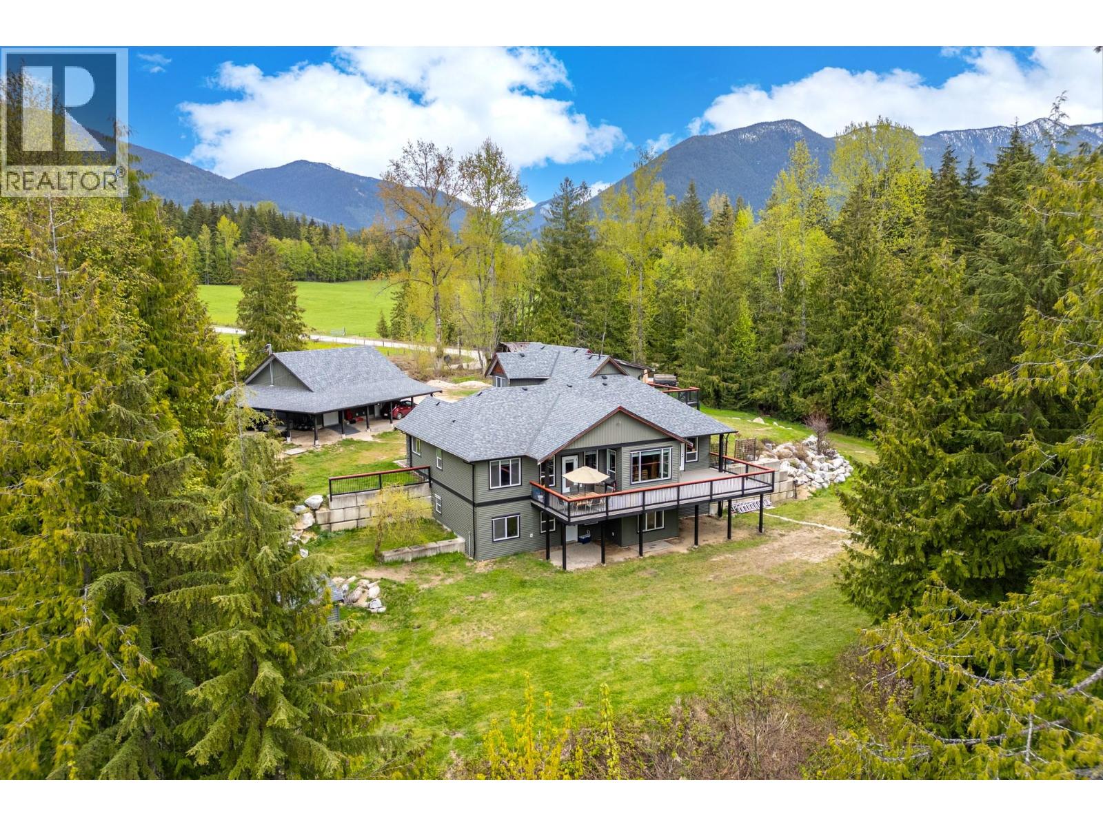 787 Crescent Bay Road, Nakusp, British Columbia  V0G 1R1 - Photo 1 - 10387999