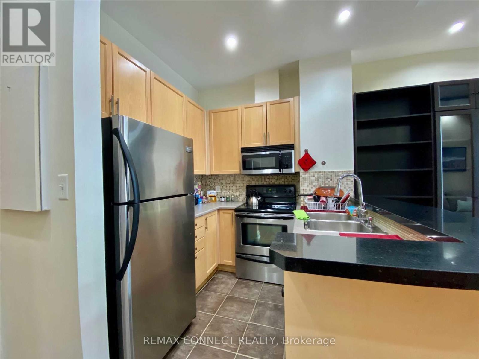 1006 - 8 Wellesley Street E, Toronto, Ontario M4Y 3B2 - Photo 3 - C13152418