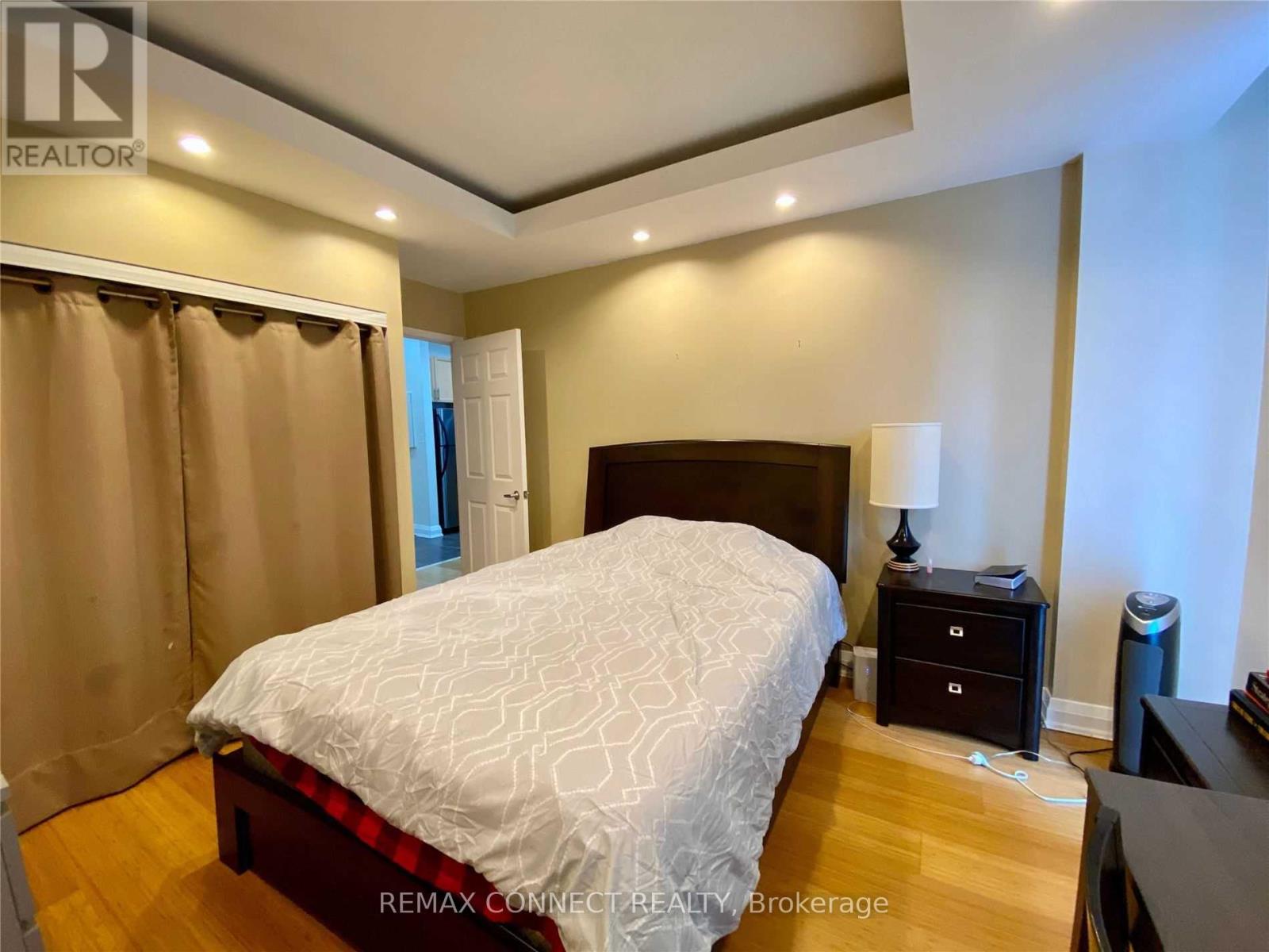 1006 - 8 Wellesley Street E, Toronto, Ontario M4Y 3B2 - Photo 7 - C13152418