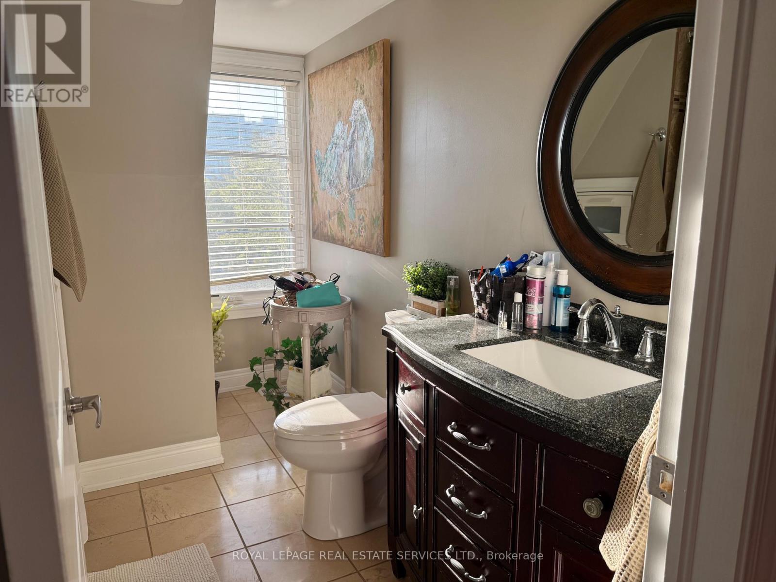 Upper 3 Bedroom - 87 Lawrence Avenue W, Toronto (Lawrence Park South), Ontario  M5M 1A7 - Photo 17 - C13152432