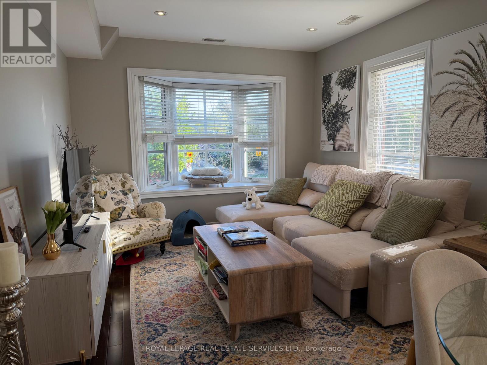 Upper 3 Bedroom - 87 Lawrence Avenue W, Toronto (Lawrence Park South), Ontario  M5M 1A7 - Photo 2 - C13152432