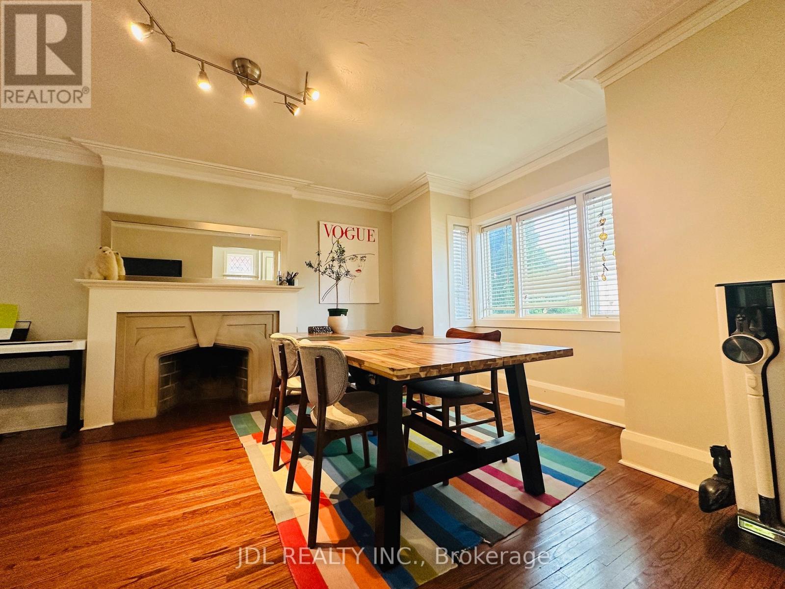 301 Old Orchard Grove, Toronto, Ontario M5M 2E6 - Photo 2 - C13152442