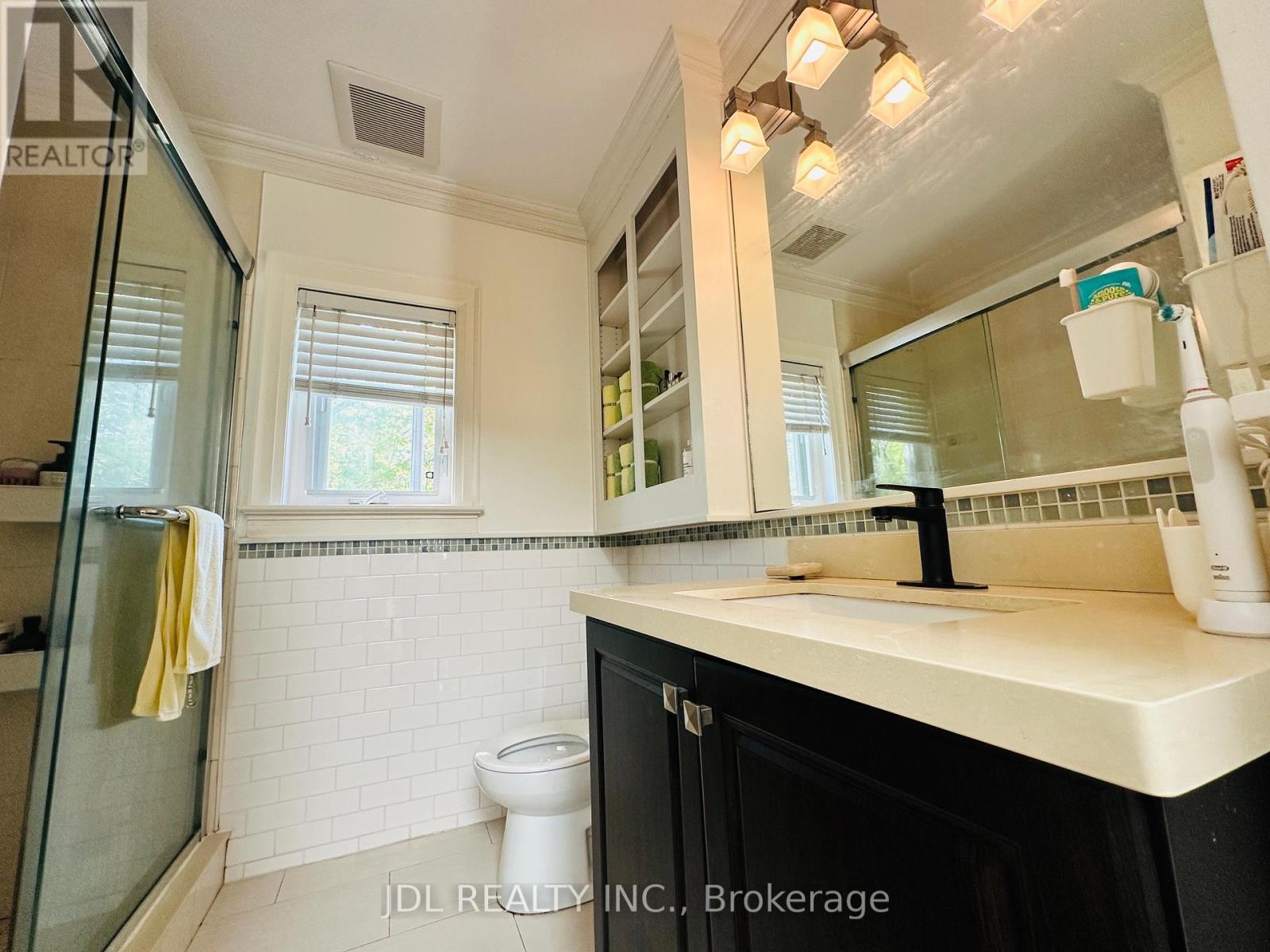 301 Old Orchard Grove, Toronto, Ontario M5M 2E6 - Photo 7 - C13152442