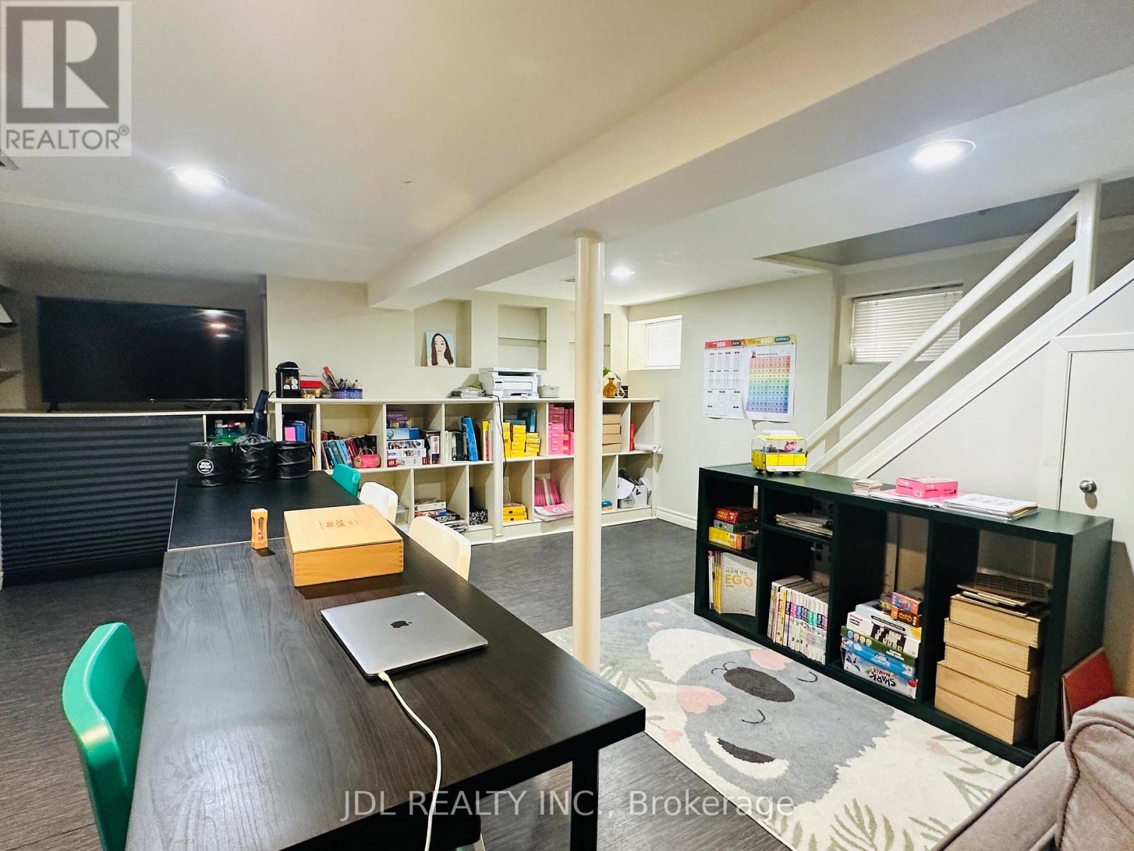 301 Old Orchard Grove, Toronto, Ontario M5M 2E6 - Photo 8 - C13152442