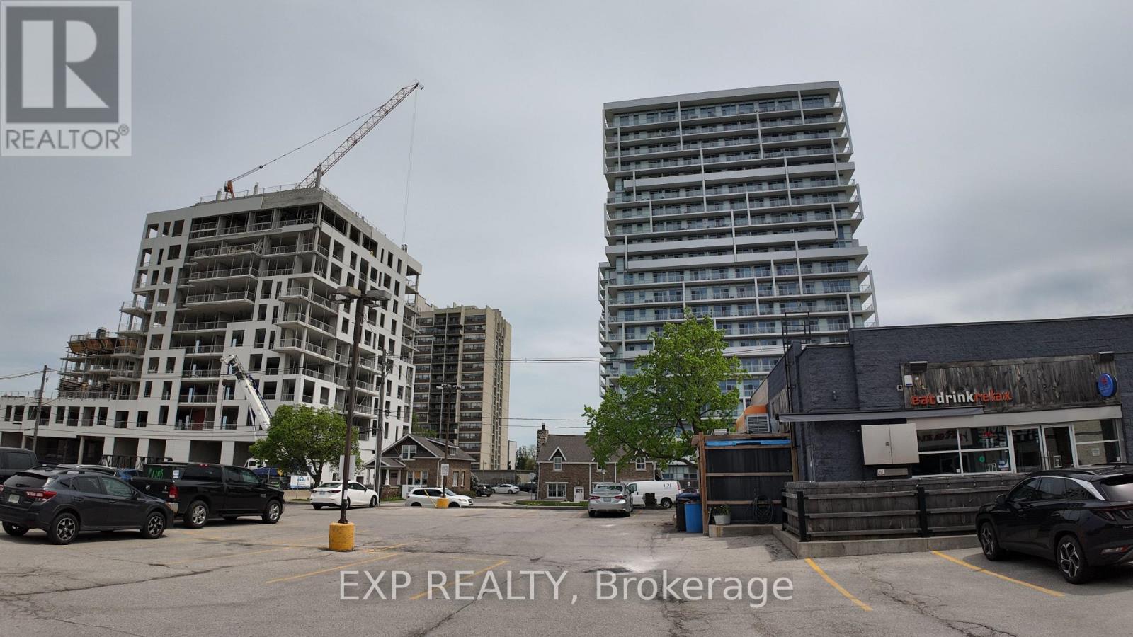 579 Kerr Street, Oakville, Ontario L6K 3E1 - Photo 7 - W13131058