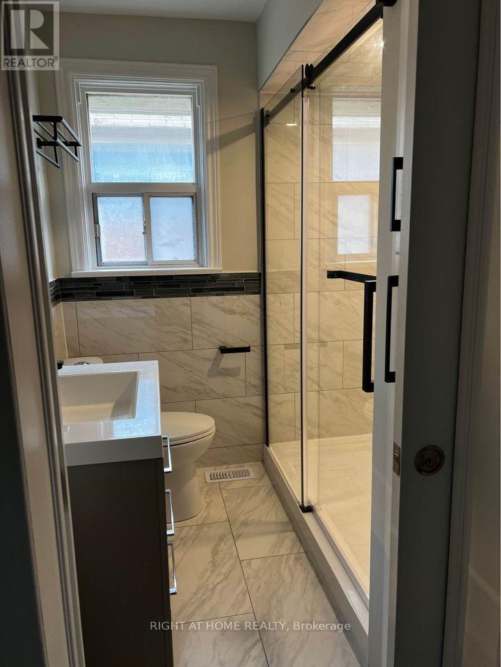 1 Mozart Avenue, Toronto, Ontario  M1K 2V8 - Photo 11 - E13152340