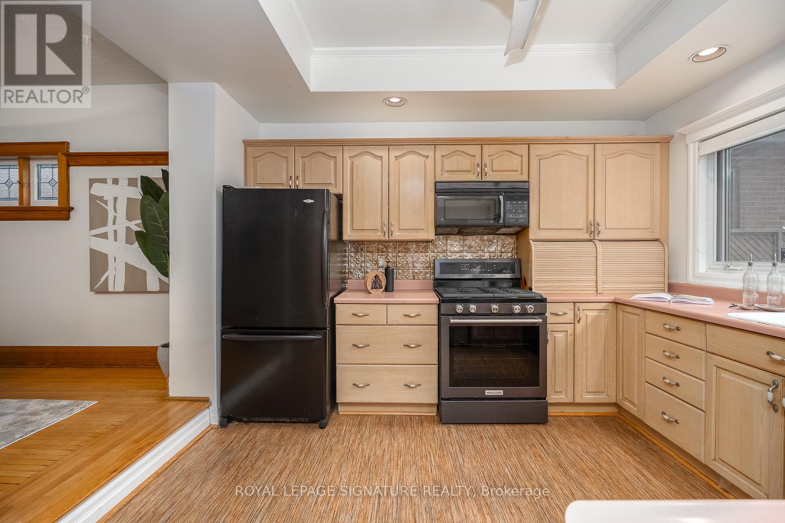 76 Highcroft Road, Toronto, Ontario  M4L 3G5 - Photo 12 - E13152348