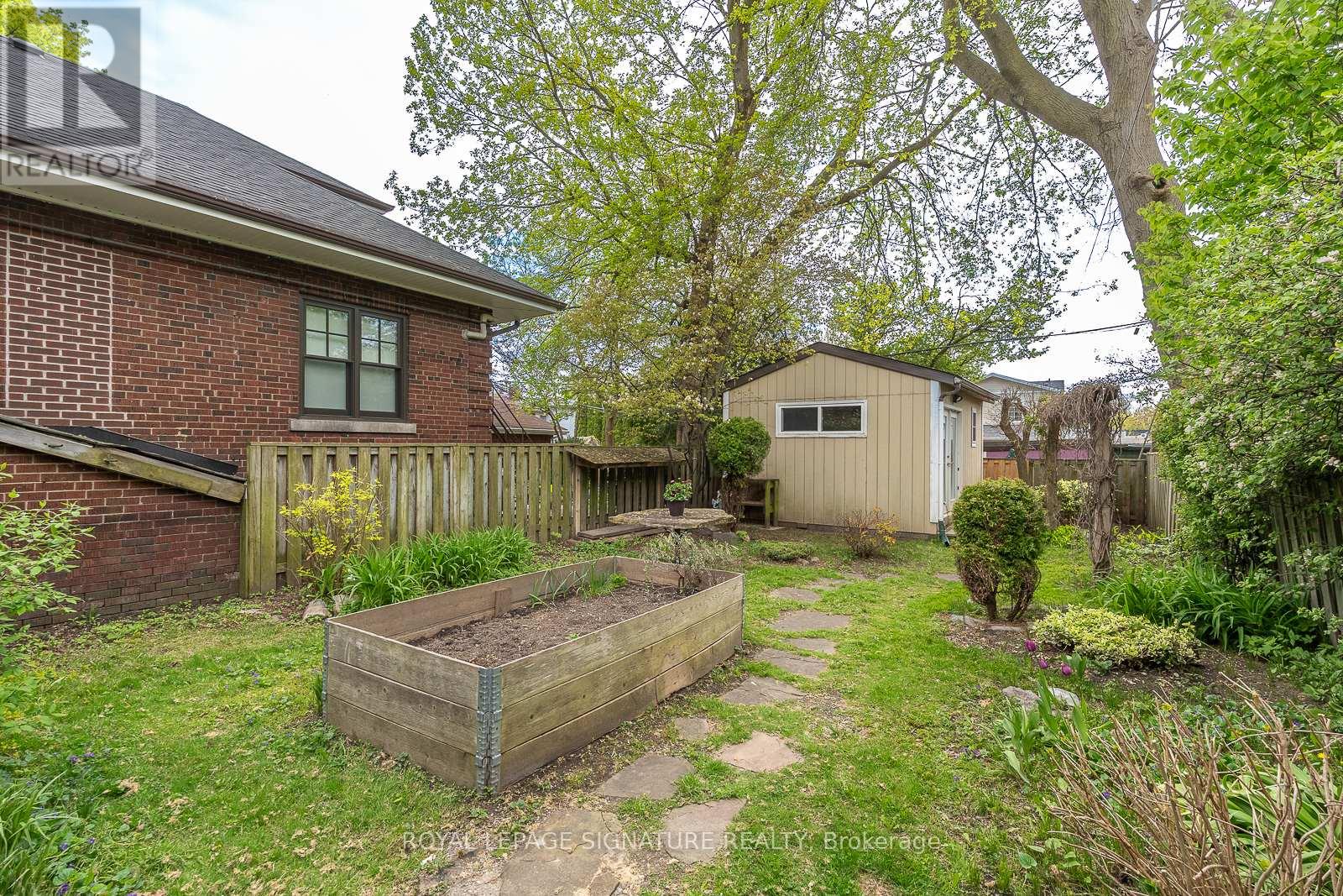 76 Highcroft Road, Toronto, Ontario  M4L 3G5 - Photo 34 - E13152348