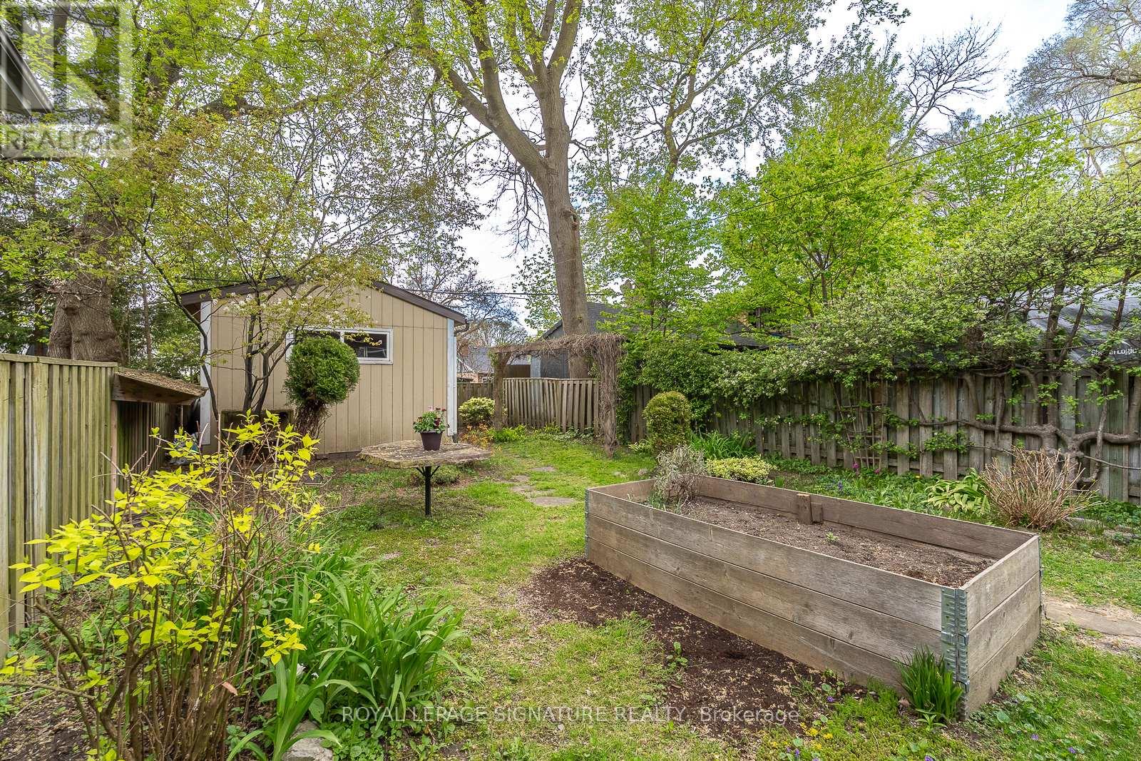 76 Highcroft Road, Toronto, Ontario  M4L 3G5 - Photo 35 - E13152348
