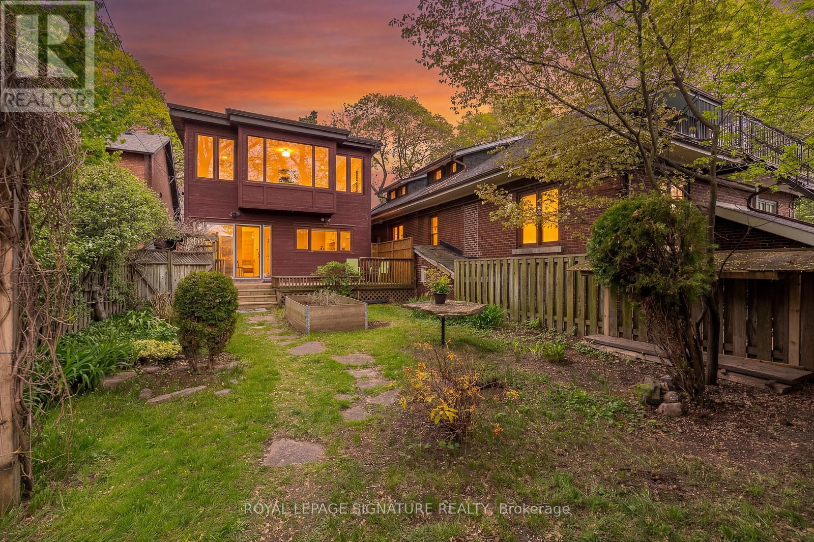 76 Highcroft Road, Toronto, Ontario  M4L 3G5 - Photo 37 - E13152348