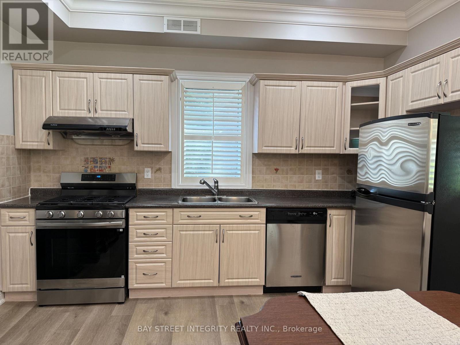 Main - 377 Kennedy Street W, Aurora, Ontario  L4G 5M6 - Photo 4 - N13152408