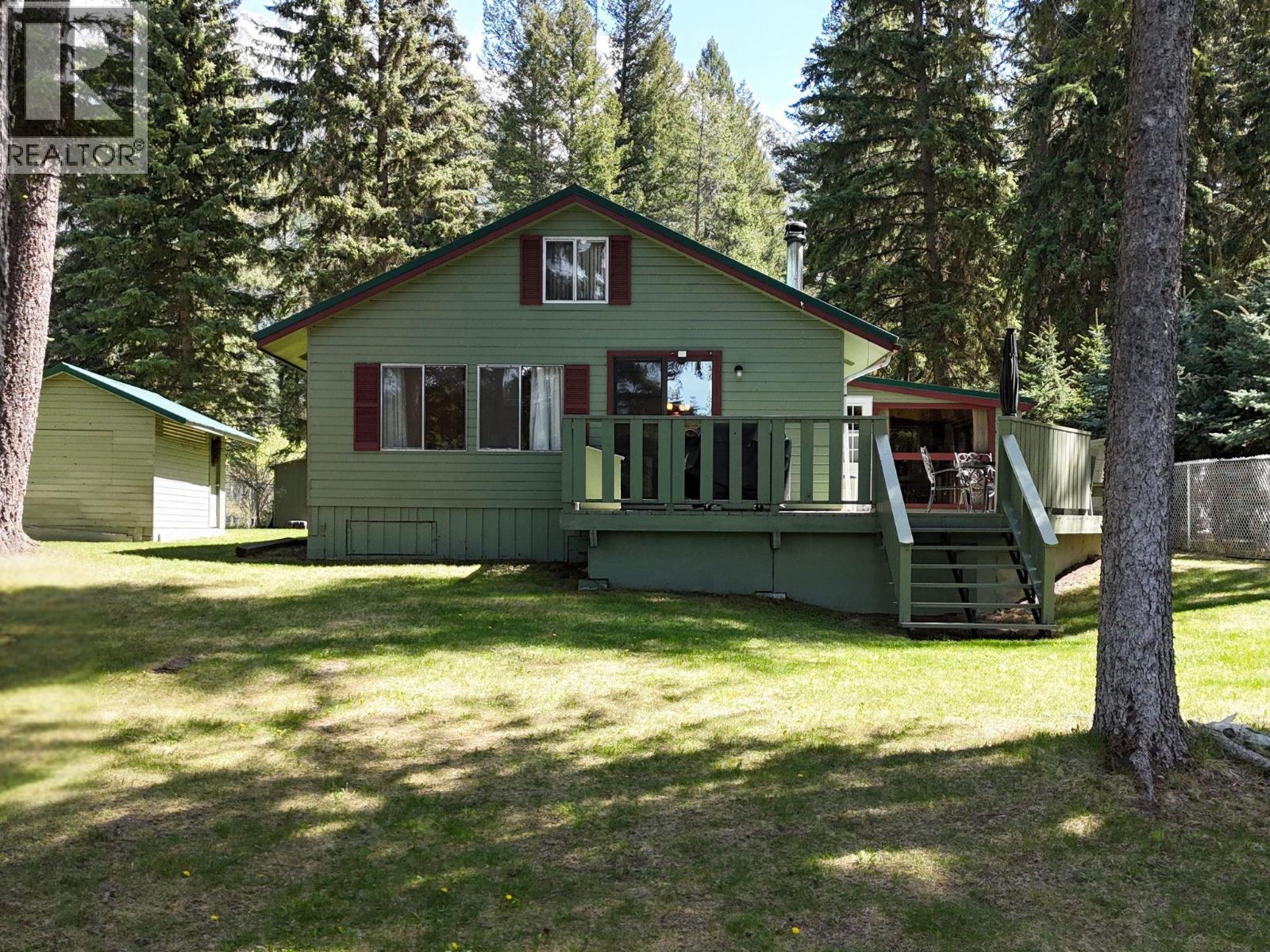 2401 Garbutts Lake Road, Fort Steele, British Columbia V0B 2J0 - Photo 1 - 10384115