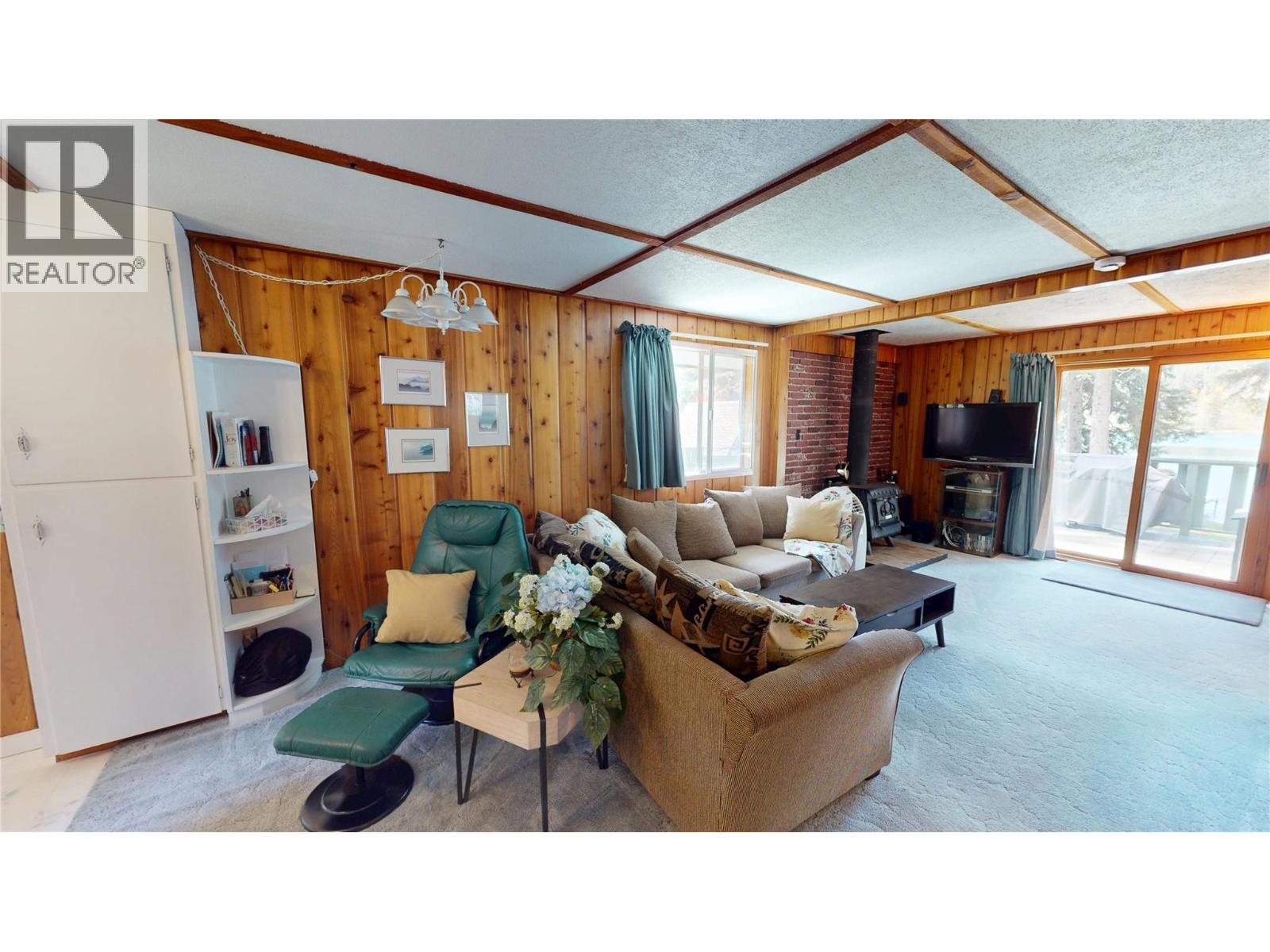 2401 Garbutts Lake Road, Fort Steele, British Columbia V0B 2J0 - Photo 9 - 10384115