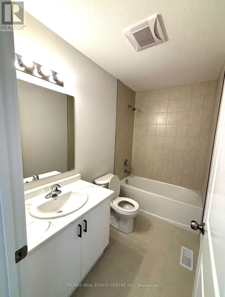 33 Strath Crescent, Springwater (Elmvale), Ontario  L0L 1P0 - Photo 3 - S13152384