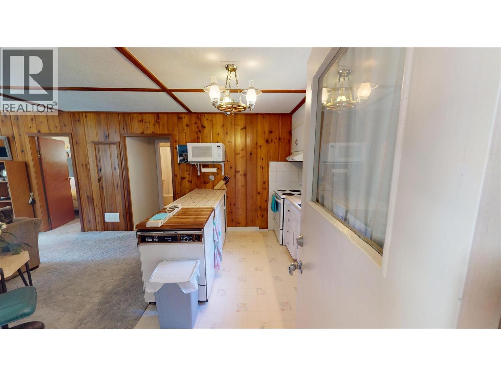 2401 Garbutts Lake Road, Fort Steele, British Columbia V0B 2J0 - Photo 6 - 10384115