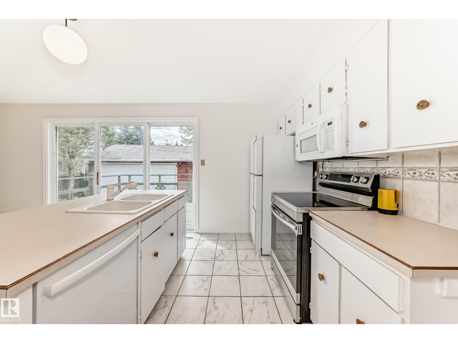 26 Gale Av, Sherwood Park, Alberta  T8A 2K8 - Photo 11 - E4488880