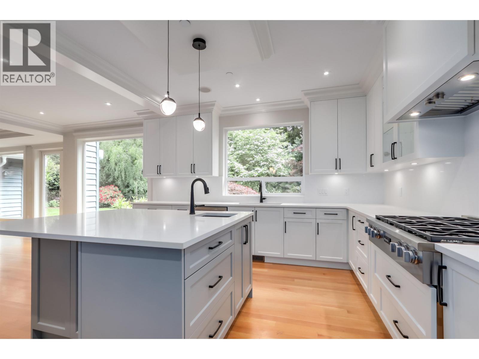 352 St.james Crescent, West Vancouver, British Columbia  V7S 1J8 - Photo 9 - R3125832
