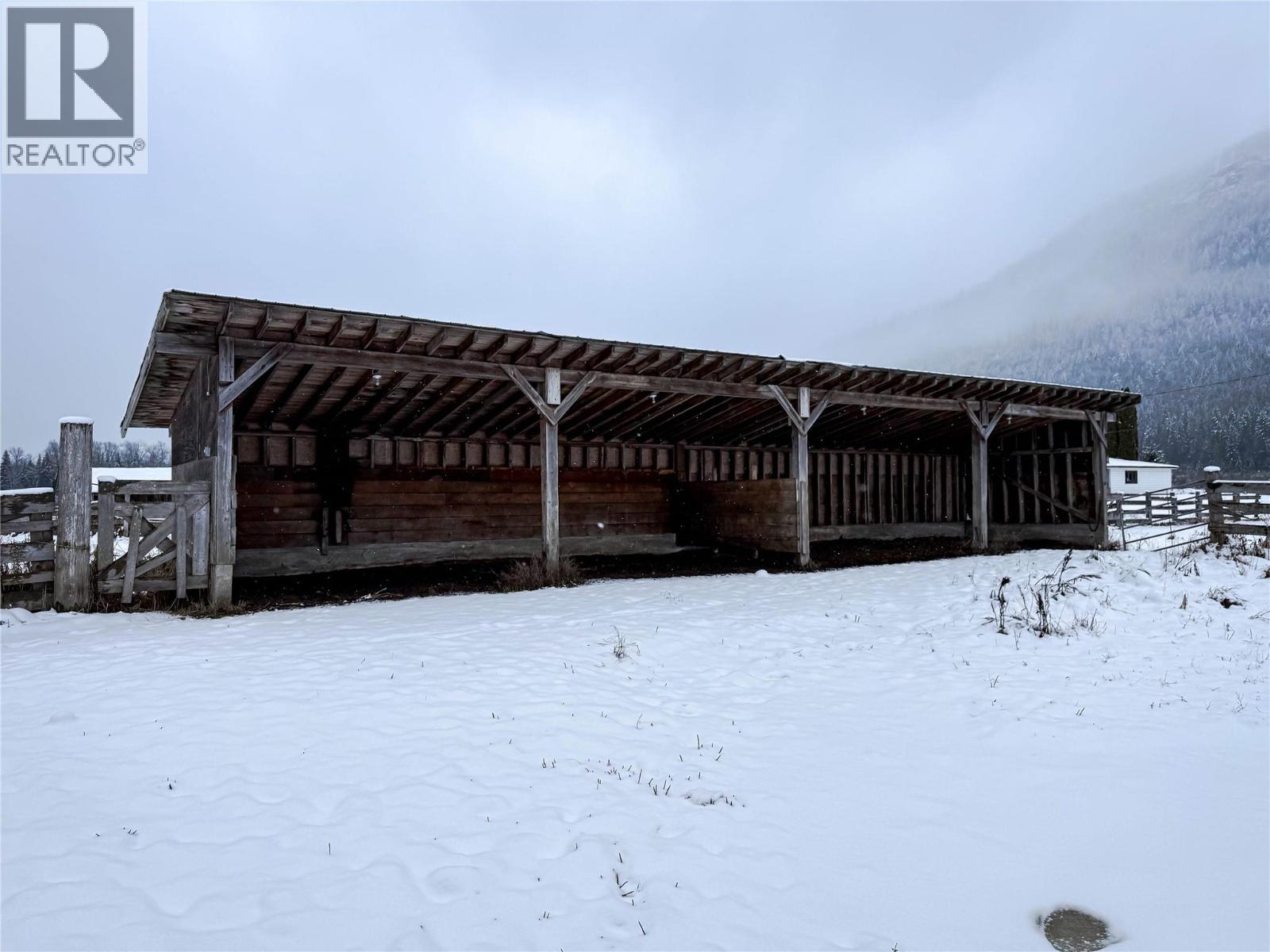 13226 31 Highway, Meadow Creek, British Columbia  V0G 1N0 - Photo 40 - 10376165