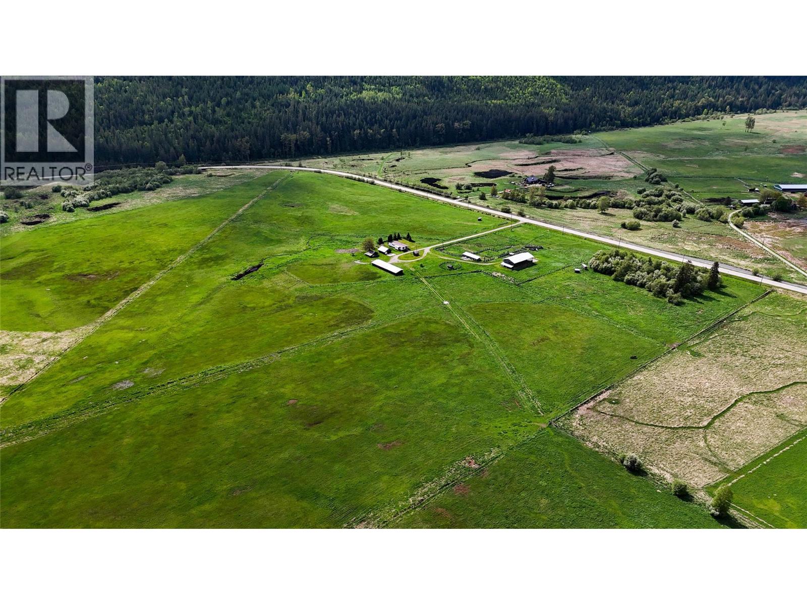 13226 31 Highway, Meadow Creek, British Columbia  V0G 1N0 - Photo 3 - 10376165