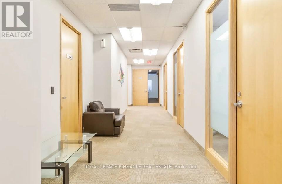 301-H - 231 Oak Park Boulevard, Oakville (Ro River Oaks), Ontario  L6H 6M4 - Photo 2 - W13152344