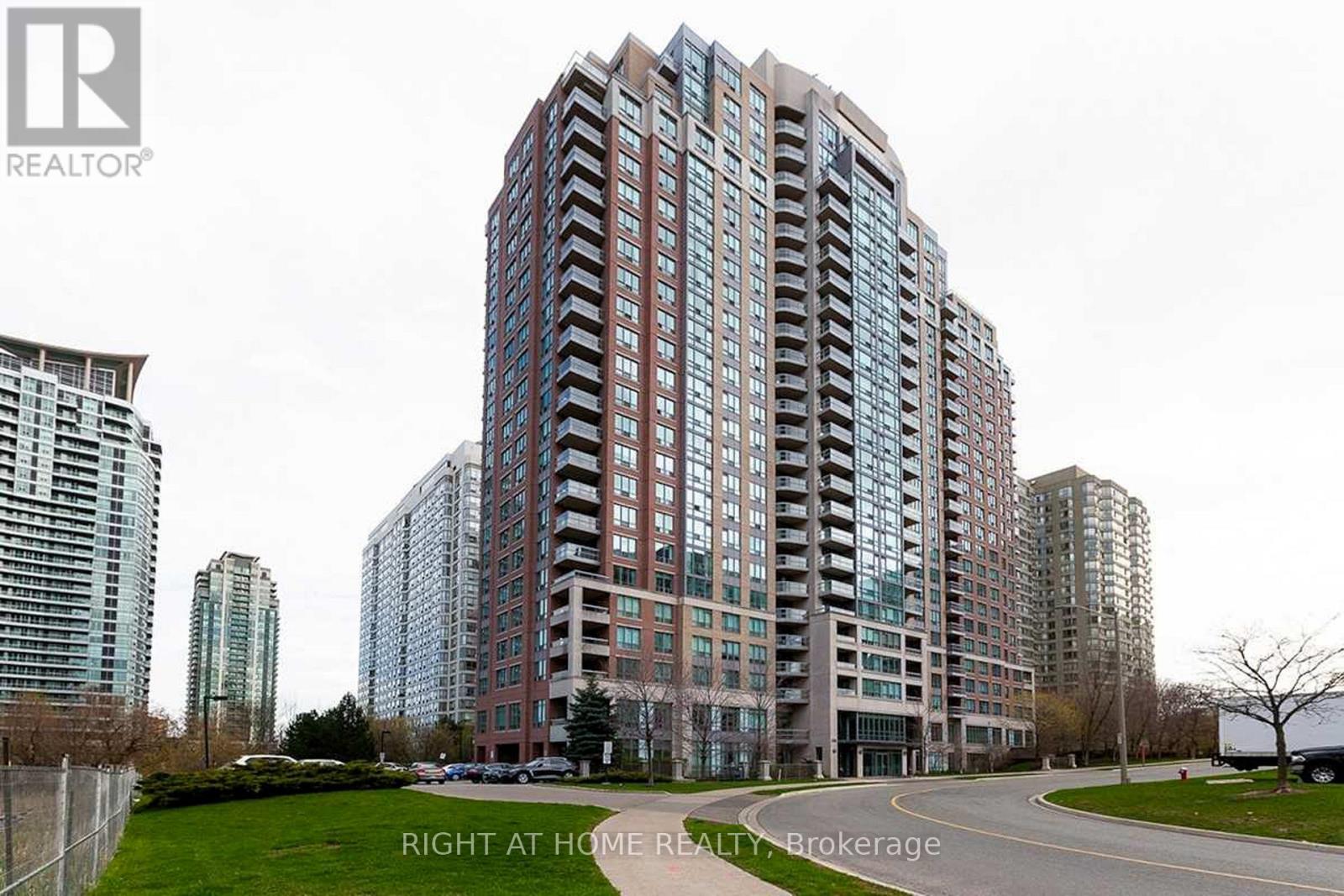 2205 - 156 Enfield Place, Mississauga, Ontario  L5B 4L8 - Photo 1 - W13152364