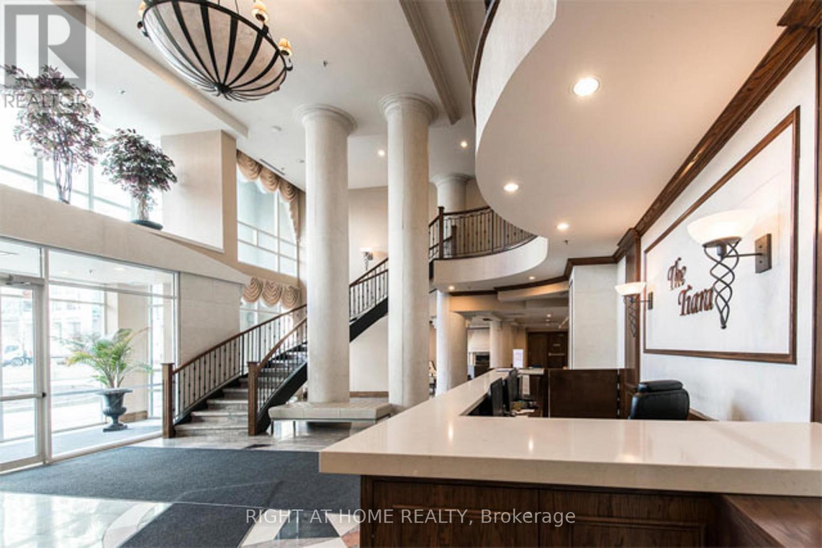 2205 - 156 Enfield Place, Mississauga, Ontario  L5B 4L8 - Photo 2 - W13152364