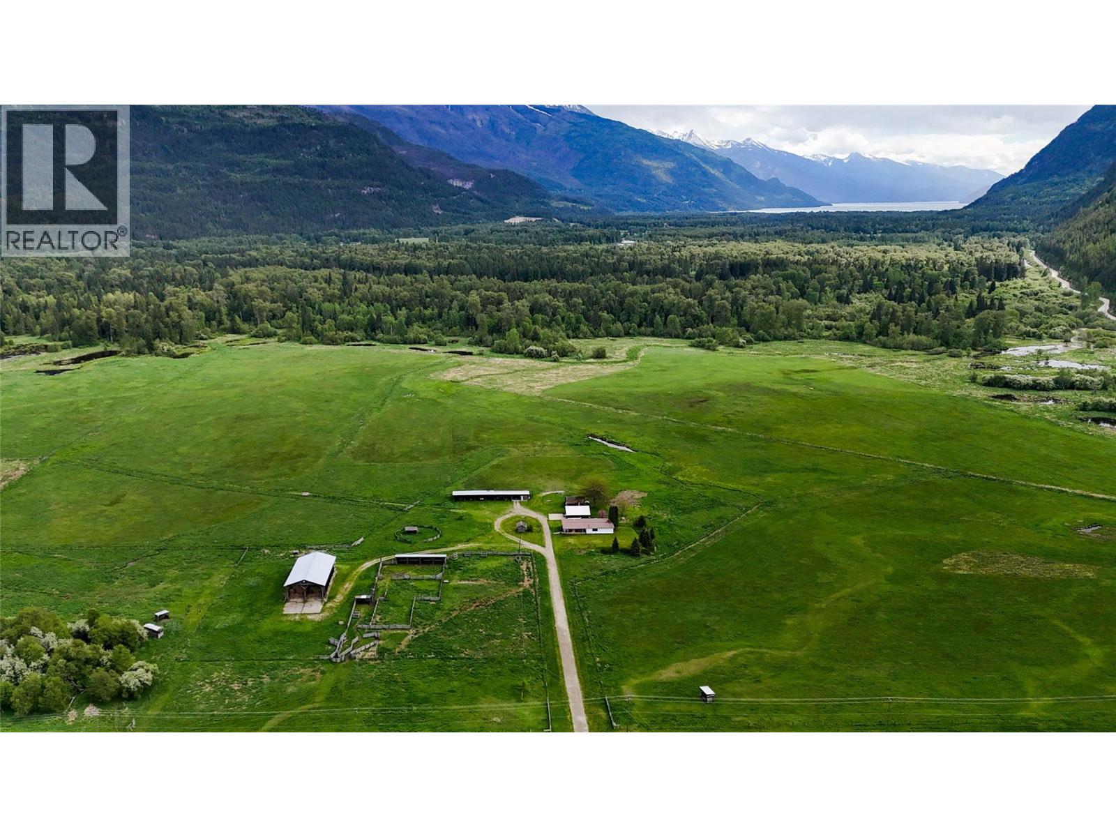 13226 31 Highway, Meadow Creek, British Columbia  V0G 1N0 - Photo 2 - 10376165